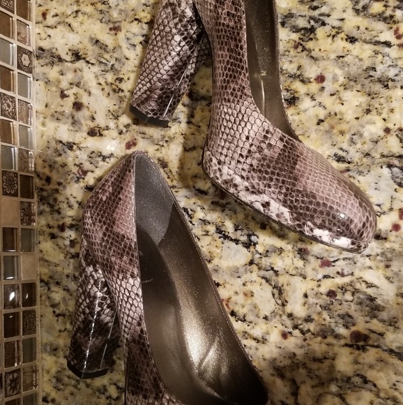 Stuart weitzman heels - Picture 4 of 6